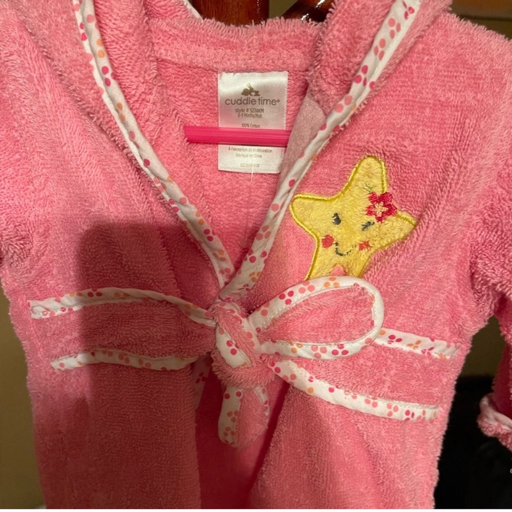 Cuddle Time Pink Baby Robe with Starfish - Picture 4 of 6